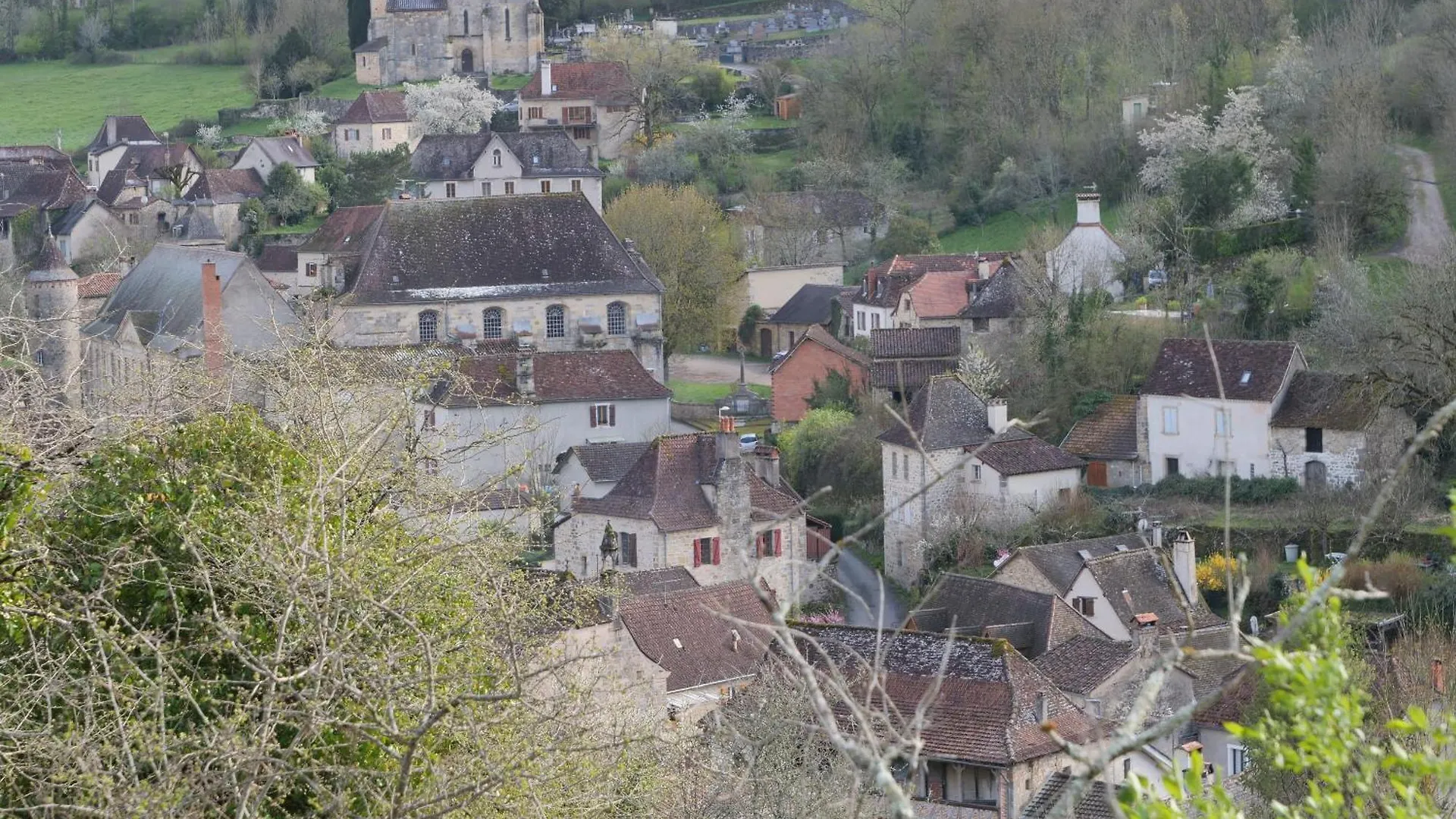 Gite De La Source Du Touron Fons  Vakantiehuis